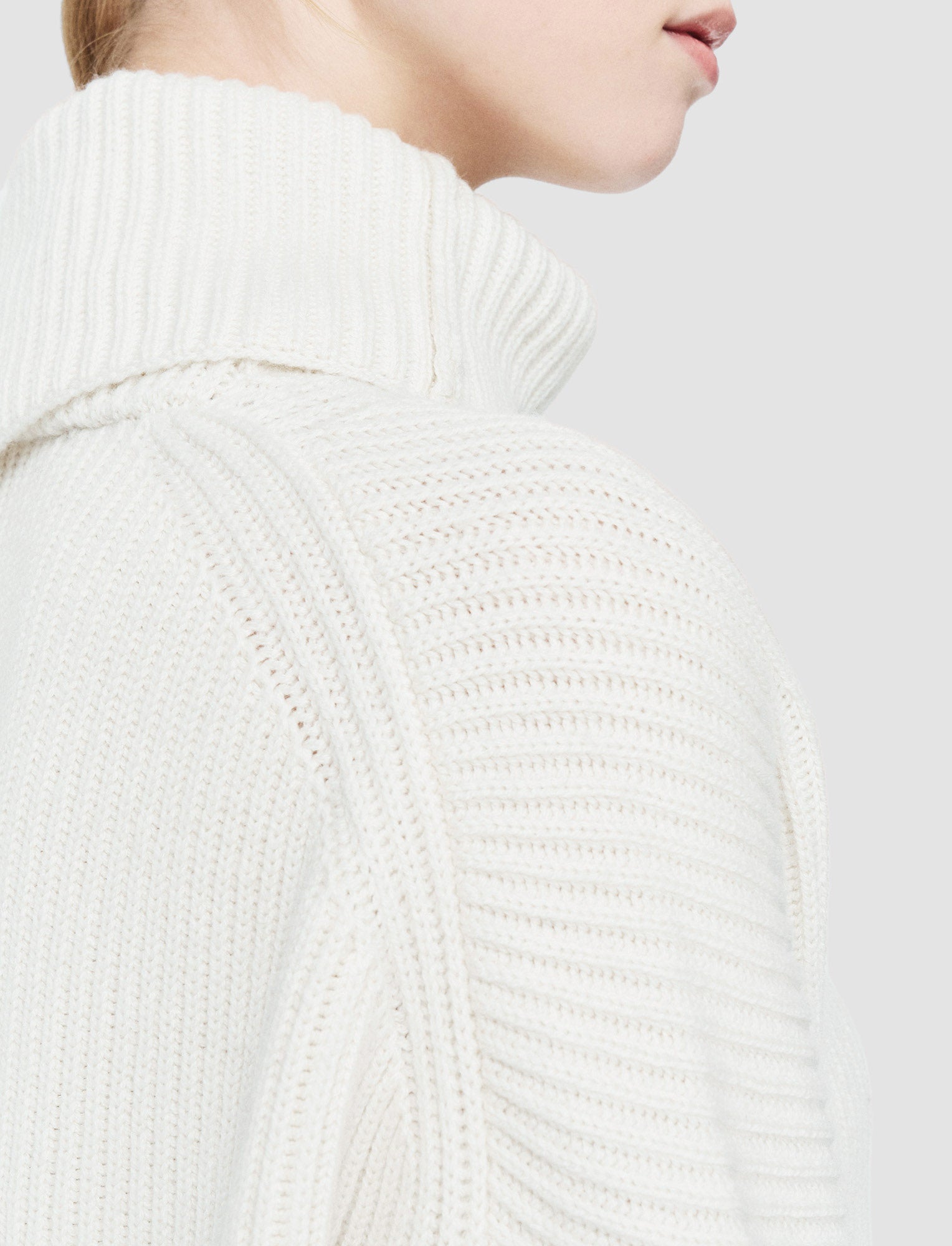 Light Cardigan Stitch High Neck Jumper